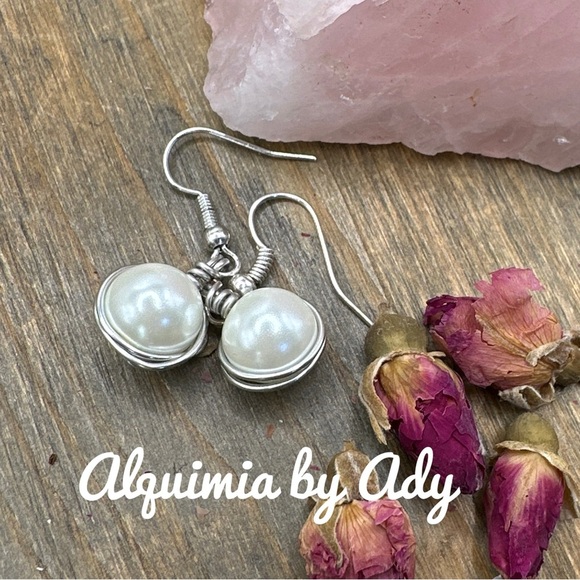 Alquimia Silver and White Earrings - Picture 1 of 2